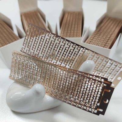 Qualité Cadre en laiton ROHS SMT Copper Clip Buckle ISO9001 pour l'épissage du matériau Usine